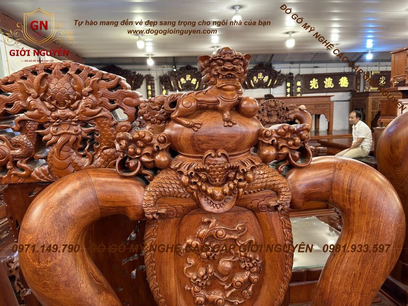 Bộ bàn ghế Nghê Bảo đỉnh tay 16 gỗ hương đá