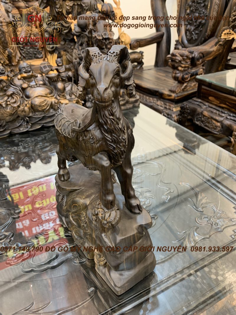 Tượng dê phong thủy gỗ mun hoa